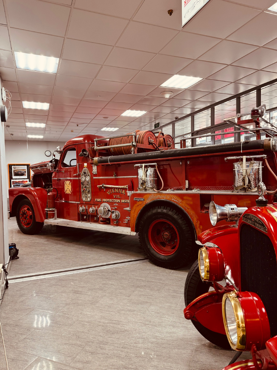 Автомузей Ника Панули, пожарный автомобиль Seagrave