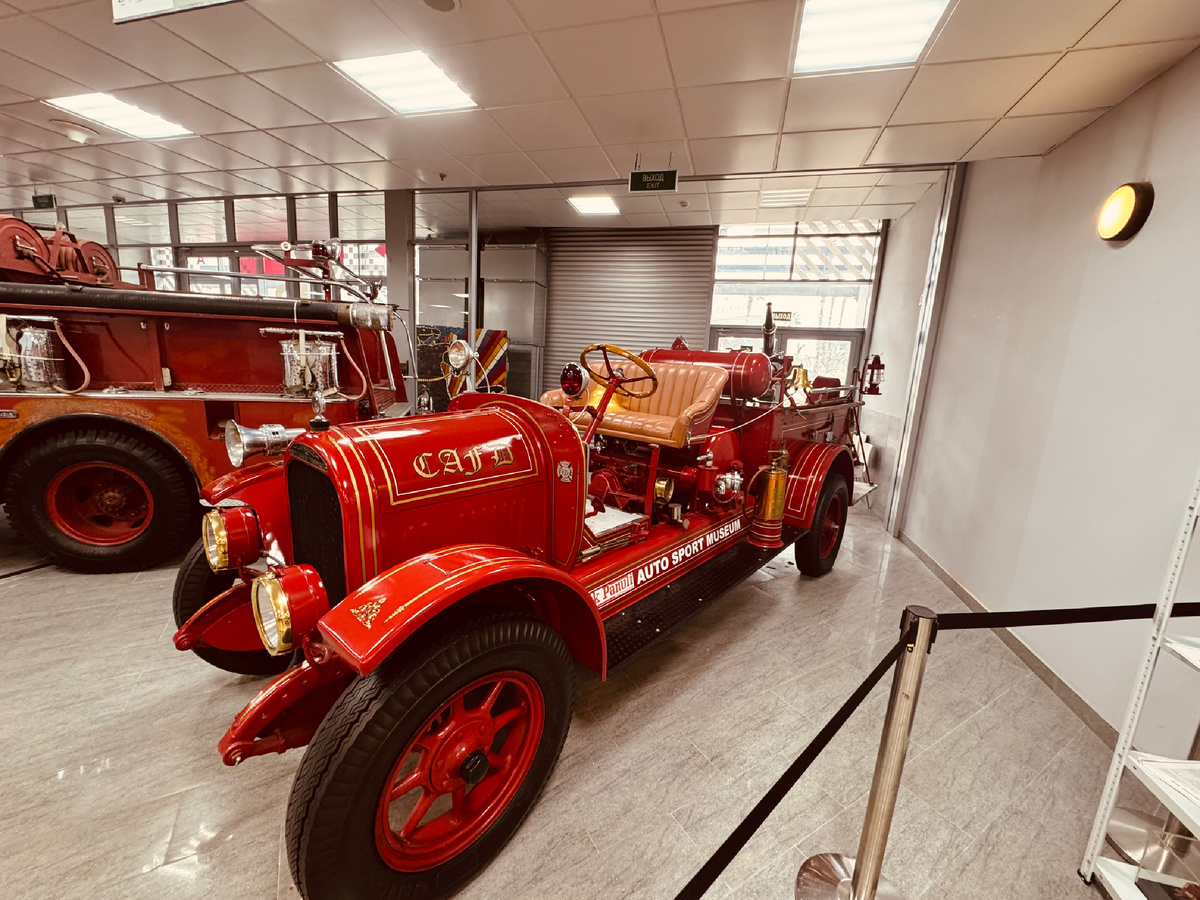 Автомузей Ника Панули, American LaFrance Fire Truck