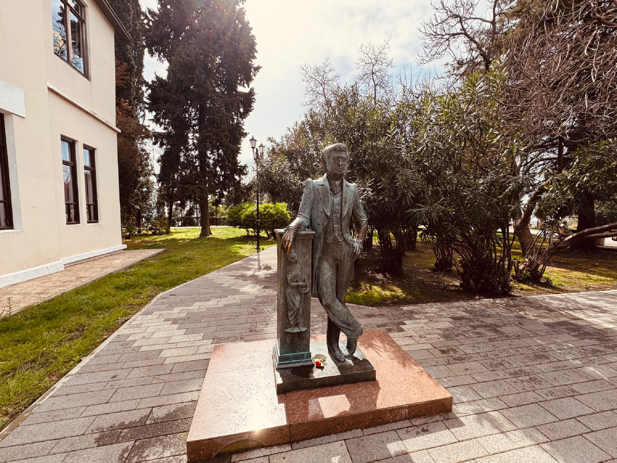 Памятник А.С. Пушкину, приморский парк, г. Сочи Памятник А.С. Пушкину, приморский парк, г. Сочи