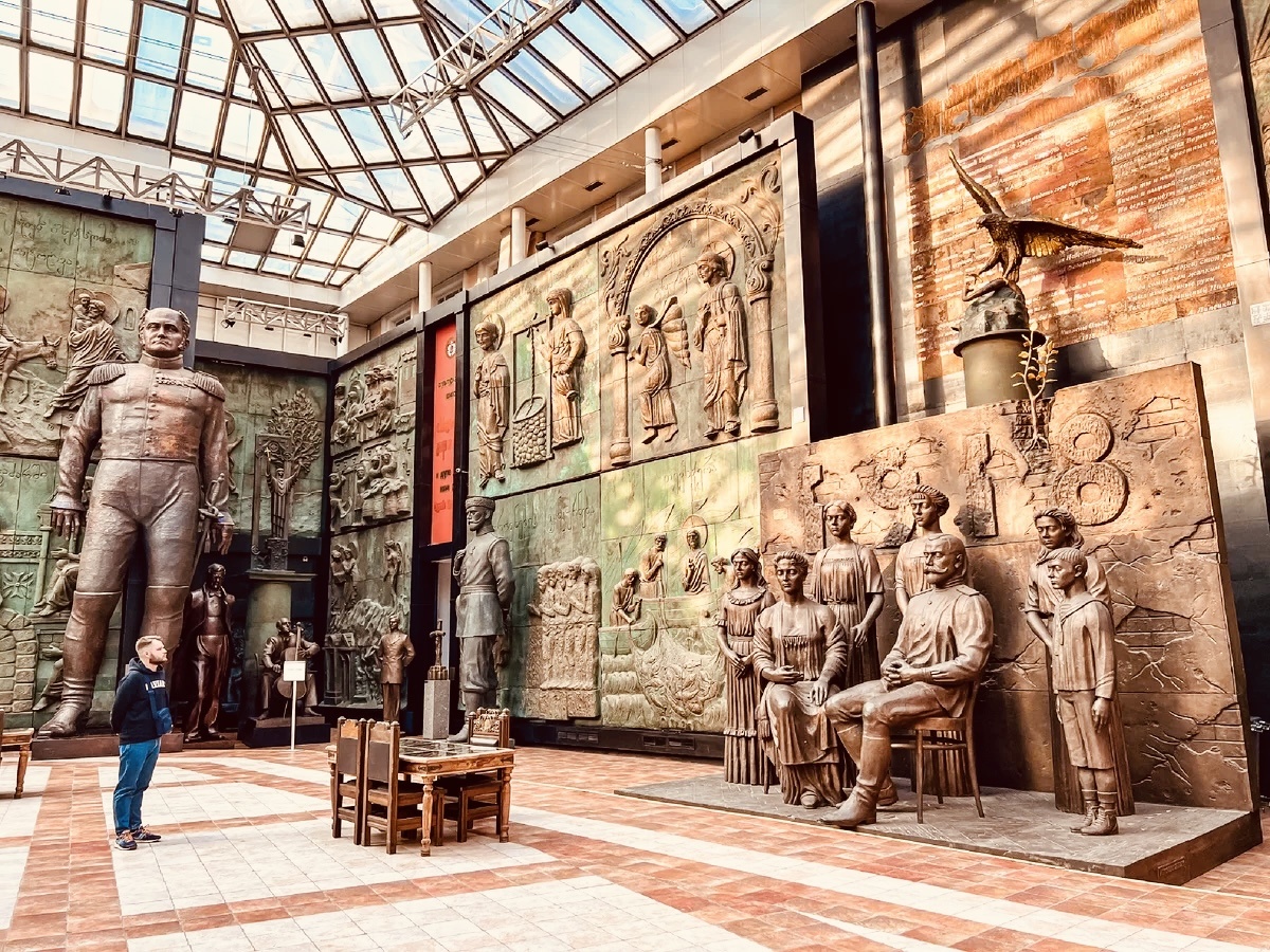 Галерея искусств Зураба Церетели, Москва, ул. Пречистенка, 19 (фото взято с просторов интернета)