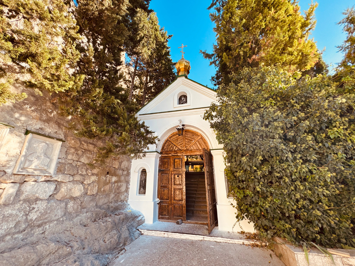 Вход в пещерные храмы, Инкерманский Свято-Климентовский монастырь, Крым