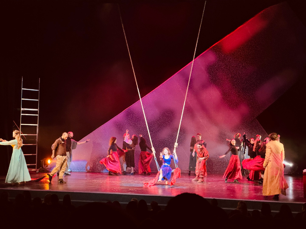 Мюзикл-шоу «Нотр Дам де Пари» в театре на Мельникова, г. Москва