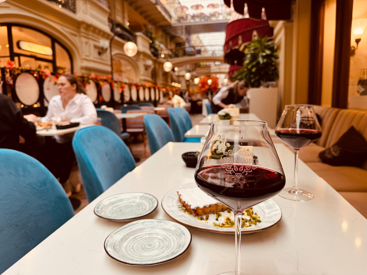 ГУМ, кафе «Абрау-Дюрсо»