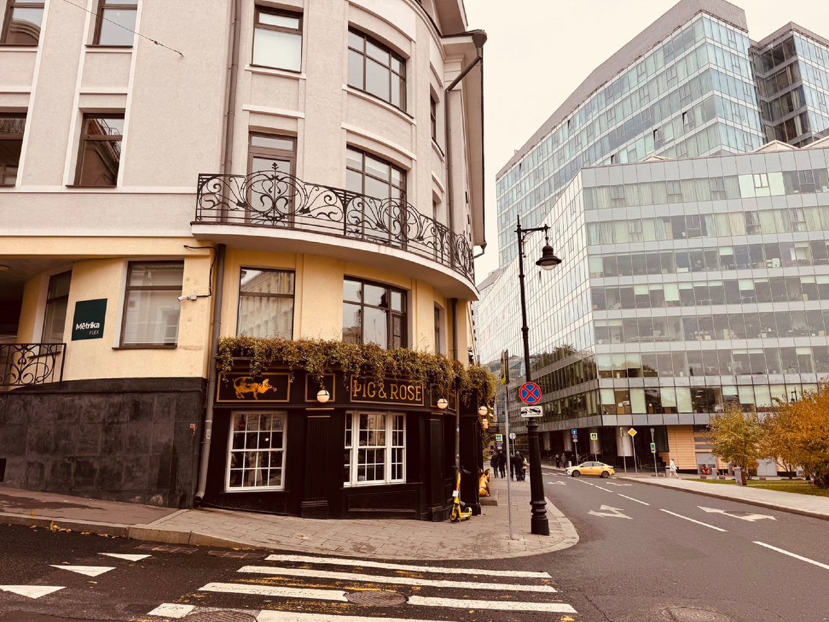 г. Москва, ул. Трубная, паб «Свинья и Роза»